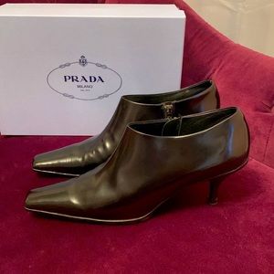 PRADA KITTEN HEEL BLACK LEATHER  2 INCH HEEL W/ SIDE ZIPPER SIZE 9 BOOTIE